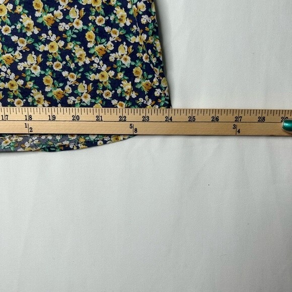 Land’n Sea Women’s Navy Multi Colored Floral Sleeveless Top. Navy Blue Yellow - Picture 12 of 15